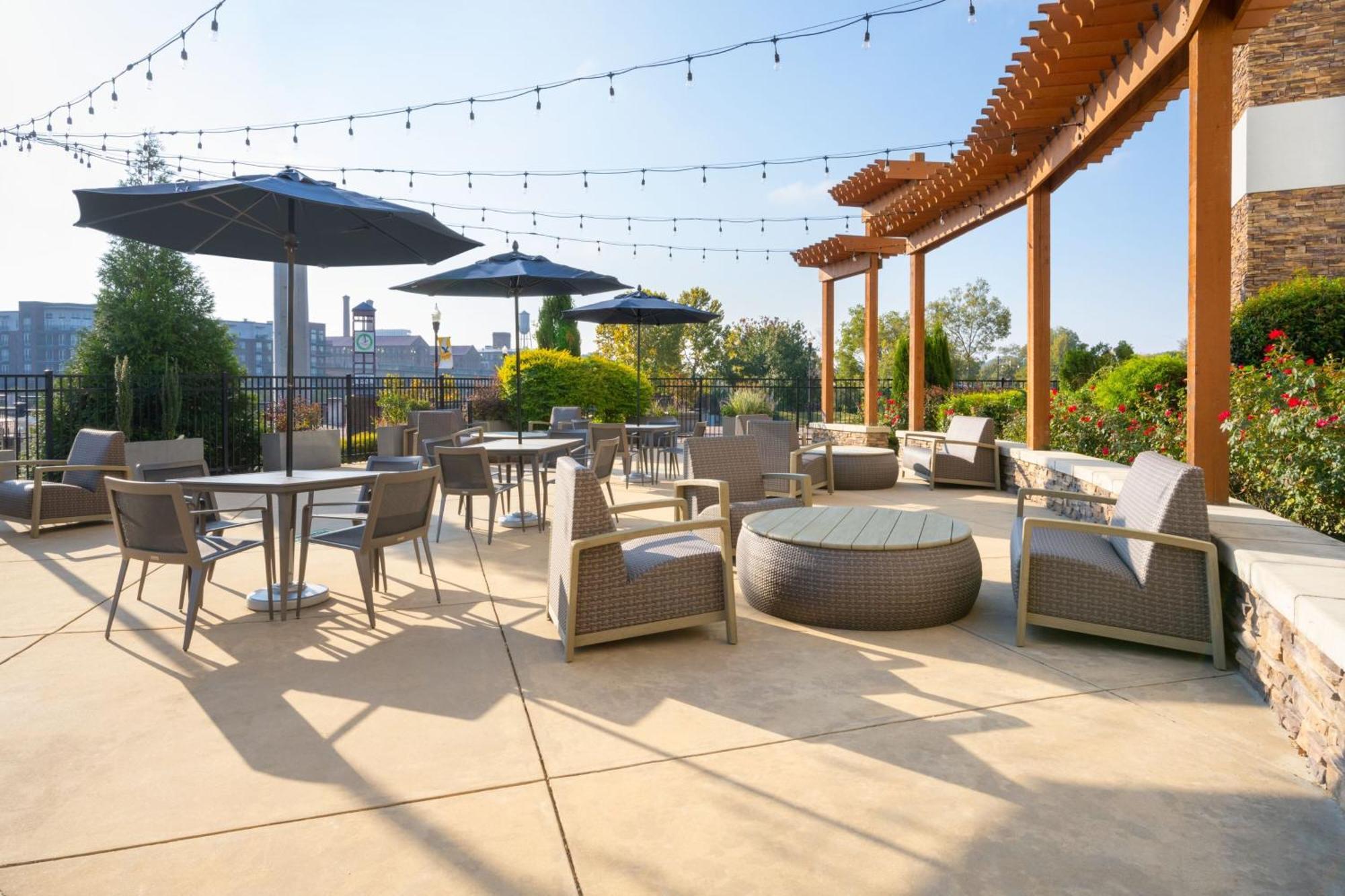Courtyard By Marriott Columbus 피닉스시티 외부 사진