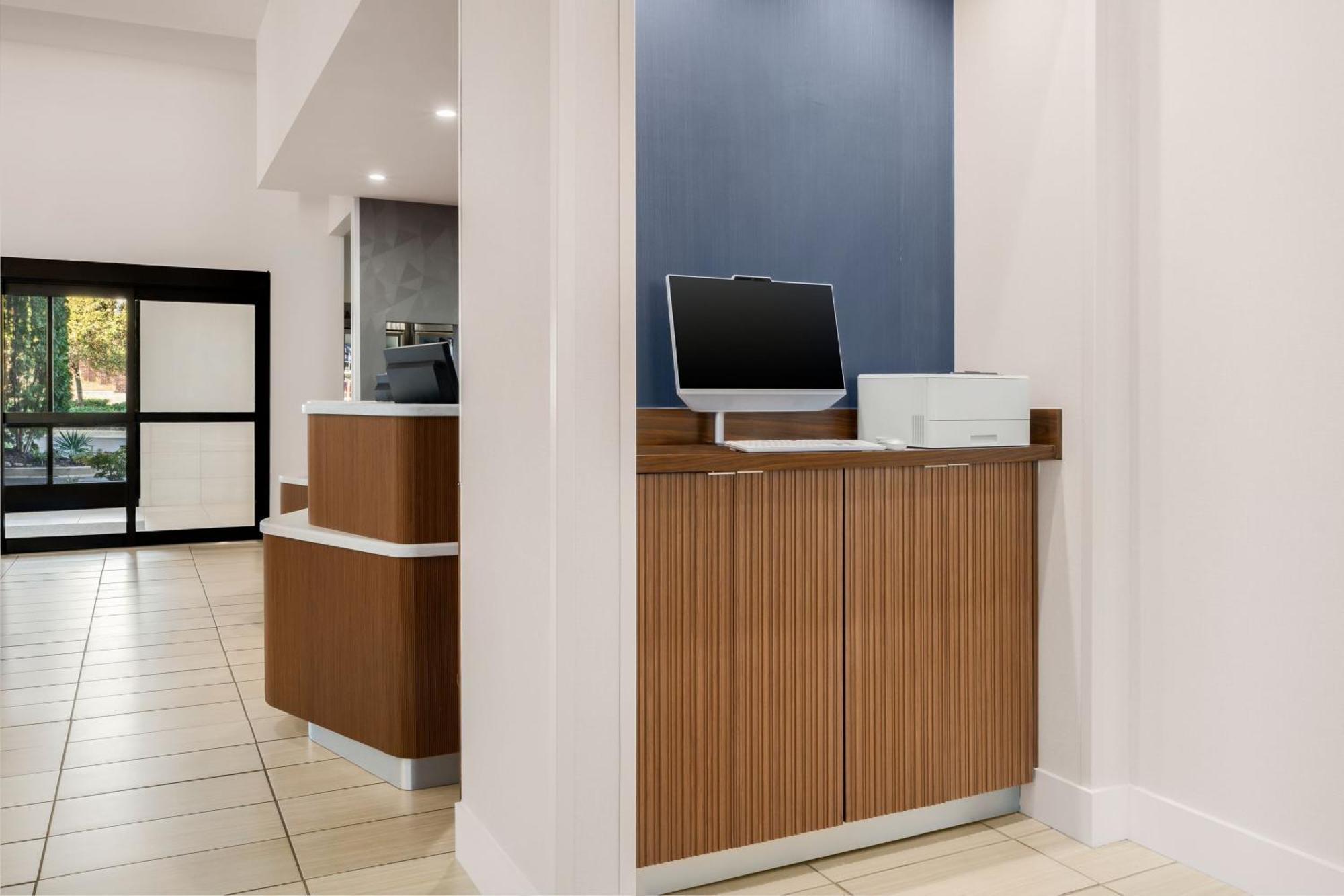 Courtyard By Marriott Columbus 피닉스시티 외부 사진